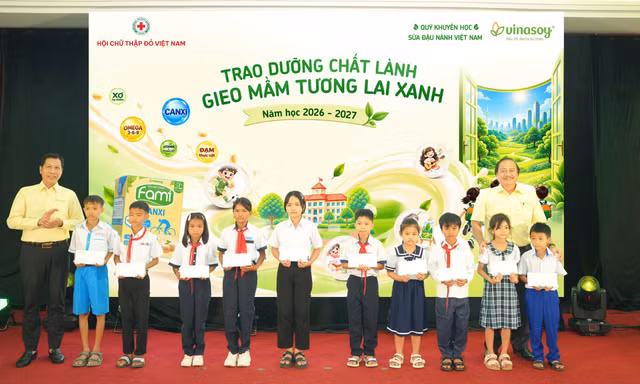 Một triệu hộp sữa ‘tiếp sức’ trao dưỡng chất lành cho 16.700 học sinh vùng khó