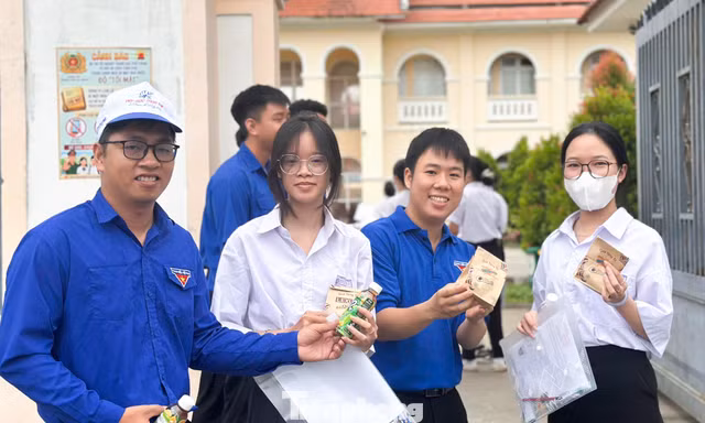 Dự đoán phổ điểm thi tốt nghiệp THPT 2026: Môn Ngữ Văn sẽ là “biến số” khó lường? 