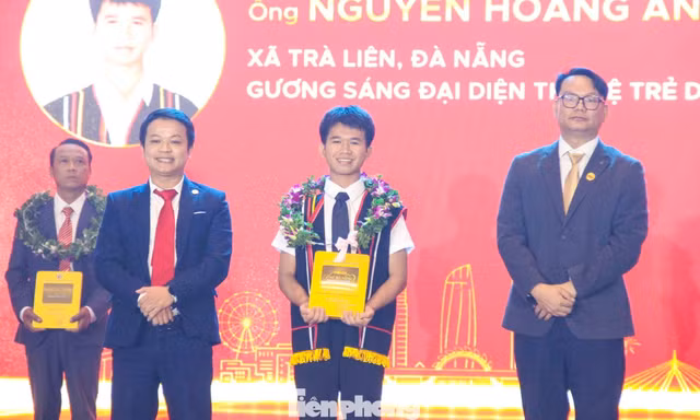 Chàng trai 18 tuổi với khát vọng đem tri thức đổi thay bản nghèo