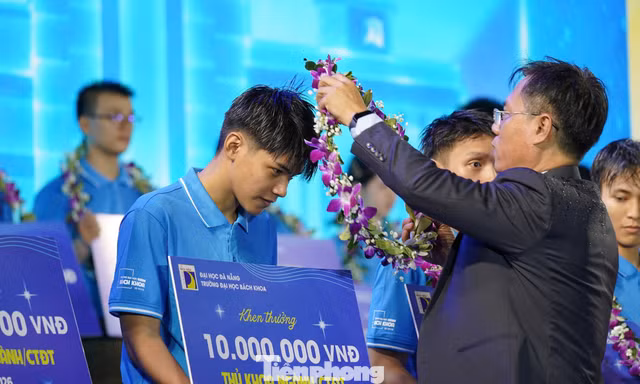 Đà Nẵng: Những suất học bổng đặc biệt tiếp sức tân sinh viên