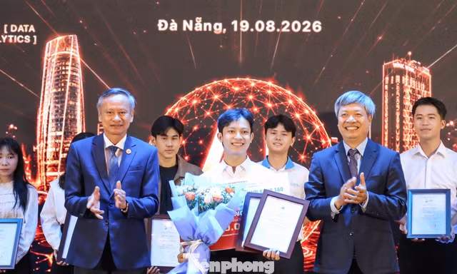 'Kính AR hỗ trợ người khiếm thính' giành giải nhất Cuộc thi khởi nghiệp SURF 2026