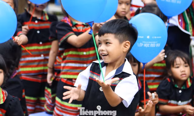 'Lớp học reo vui' đến với học sinh Cơ Tu ở Đà Nẵng
