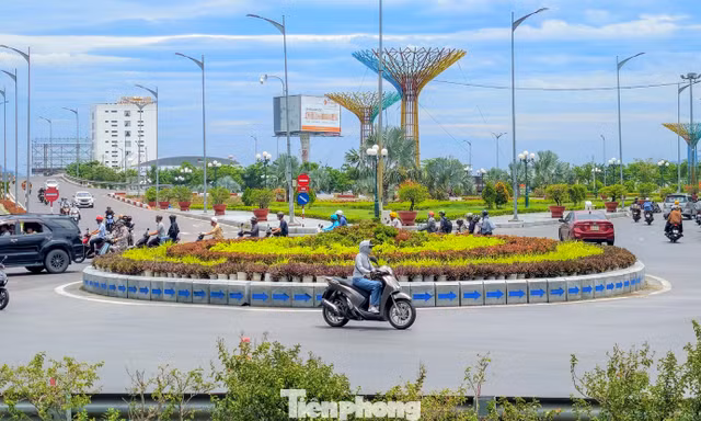 Hiện trạng một nút giao thông vừa được rót 900 tỷ để 'lên đời' 