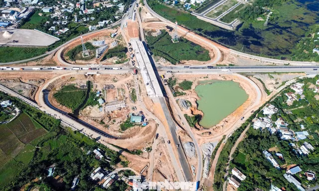 Nút giao 537 tỷ đồng ở cửa ngõ phía tây Đà Nẵng dần thành hình