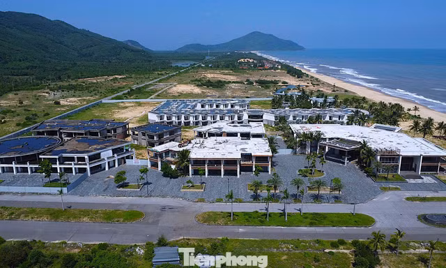 Dở dang khu nghỉ dưỡng hàng trăm triệu USD bên vịnh Lăng Cô