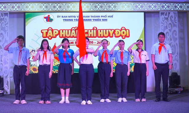 Huế bồi dưỡng kỹ năng chỉ huy Đội cho học sinh THCS