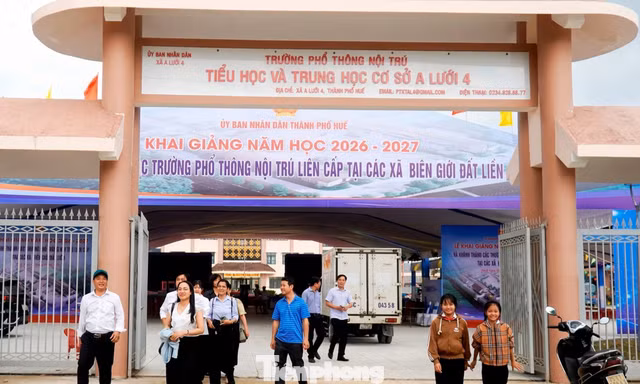 9 trường vùng biên Huế thí điểm dạy tiếng Lào