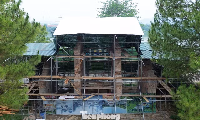 Bên trong di tích Văn Miếu 200 năm tuổi vừa hạ giải đại trùng tu