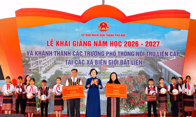 Ngôi trường hiện thực hóa ước mơ bao đời của đồng bào rẻo cao Trường Sơn 