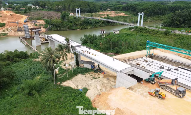 Dự án thay thế cầu ‘già nua’ trên sông Hương hiện ra sao?