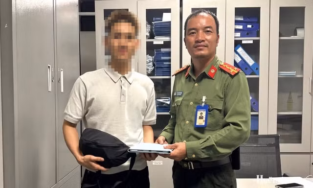 Khách Hà Nội đi Huế bỏ quên tài sản ở sân bay Phú Bài 