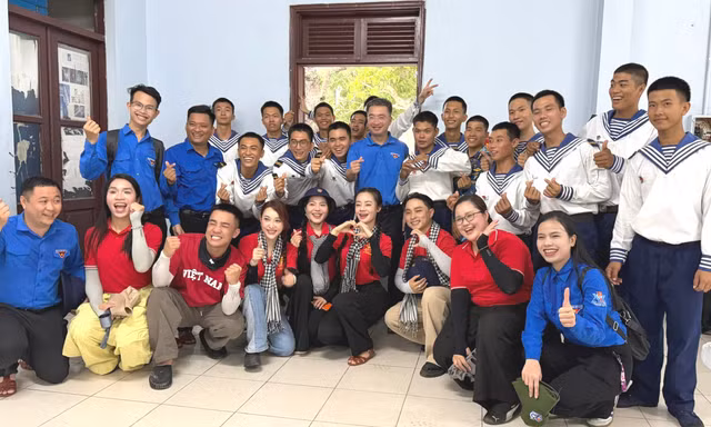Lan tỏa mạnh mẽ tinh thần 'Tuổi trẻ vì biển đảo quê hương'