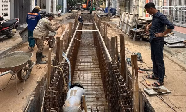 Đà Nẵng thúc công trường bị phản ánh 'nhếch nhác kéo dài' làm ngày, làm đêm 