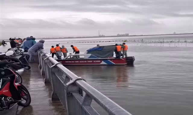Đà Nẵng: Sét đánh trên sông Trường Giang, người đàn ông rơi xuống sông mất tích