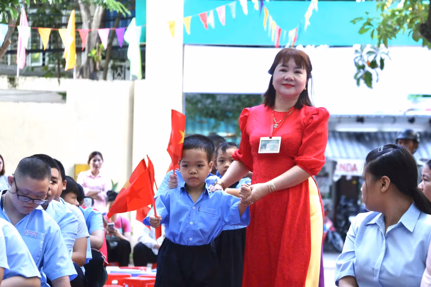 truong-chuyen-biet.jpg