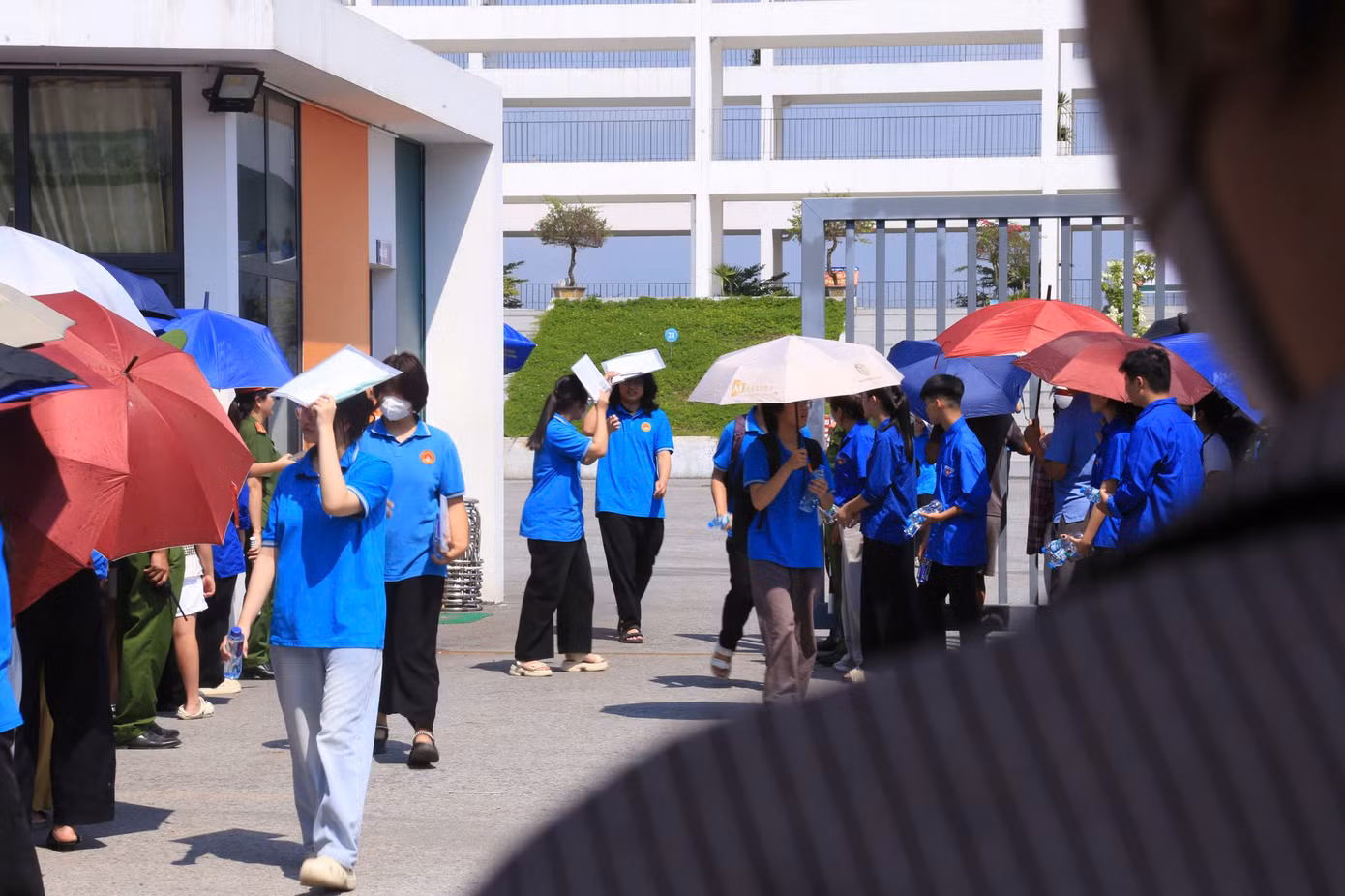 Thí sinh kết thúc buổi thi