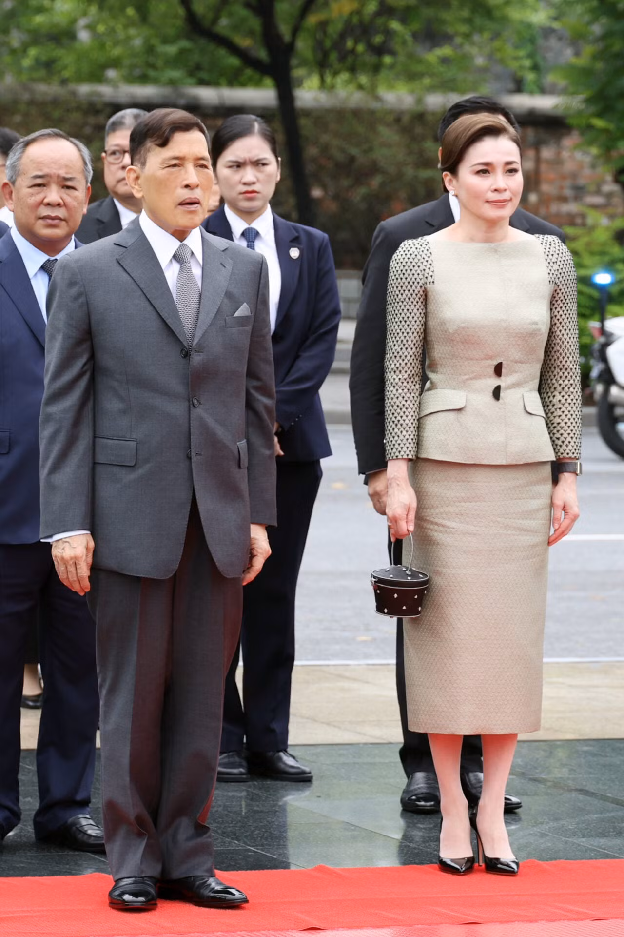 Thời trang tinh tế của Ho&agrave;ng hậu Th&aacute;i Lan tại Việt Nam- Ảnh 11.