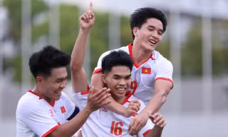 Đánh bại U23 Philippines 2-0, U23 Việt Nam mở toang cửa vào tứ kết