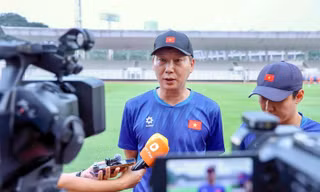 HLV Kim Sang Sik: 'Mục tiêu hàng đầu là chiến thắng trước Pakistan'