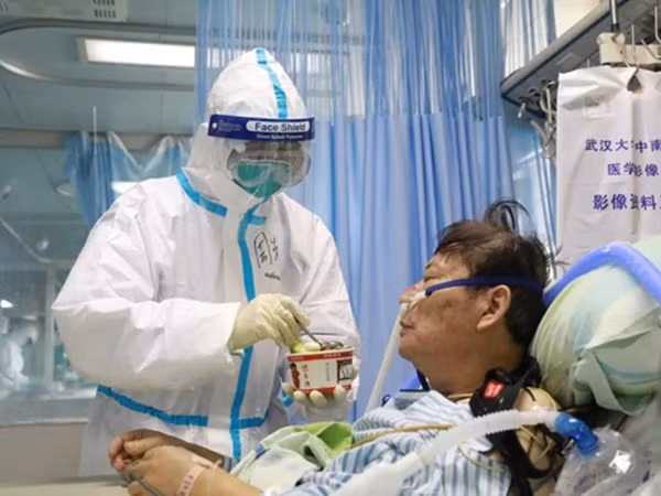Hồ Bắc thêm 242 người chết vì virus, số ca nhiễm mới tăng gần 10 lần