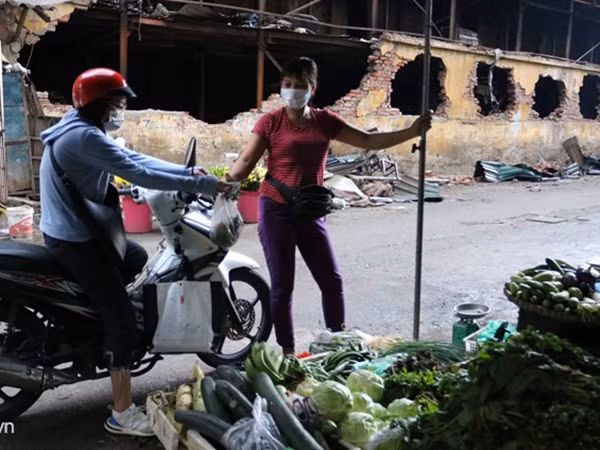 Bộ TN&MT khuyến cáo không dùng rau quả, thịt gần Công ty Rạng Đông