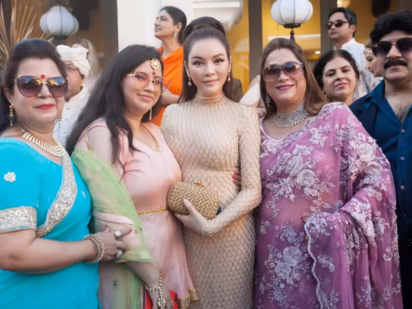 Lý Nhã Kỳ bất ngờ xuất hiện tại lễ cưới xa hoa của tỉ phú Ấn Độ ở Phú Quốc