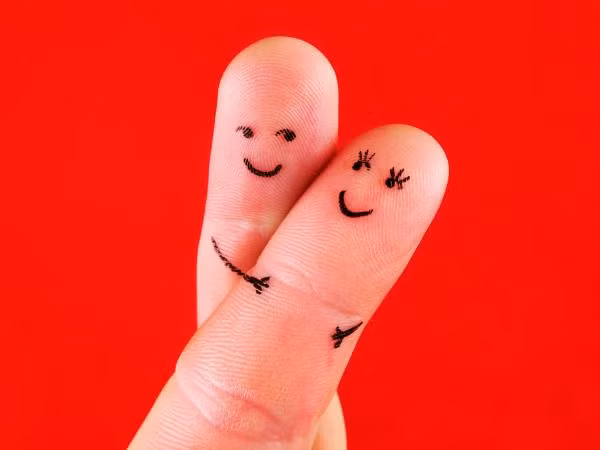 Cà phê chiều thứ Bảy: Những cái ôm dịu dàng