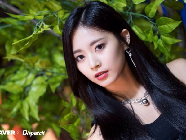 Tzuyu (TWICE) phải hủy lịch trình hoạt động vì lý do sức khỏe