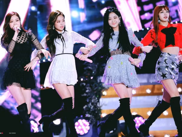 Cứ ngỡ Jennie là cô nàng người chuẩn nhất BLACKPINK, ai ngờ vẫn có người đẹp hơn