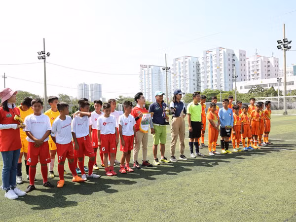Diệu Nhi, Don Nguyễn ghi điểm với vai trò bảo mẫu trong "Cầu thủ nhí 2019"