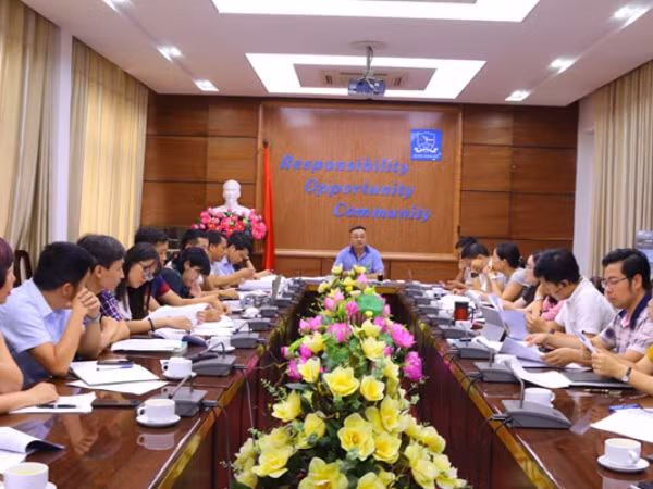 Sinh viên Đại học Ngoại ngữ - ĐHQGHN làm quen với mô hình "Học tập qua trải nghiệm"