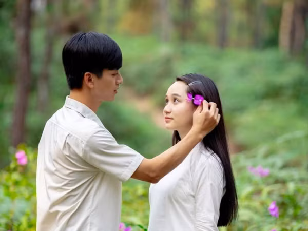 Muốn xem “Mắt Biếc” phiên bản vui tươi có hậu, hãy mở ngay MV “Từ Đó” 