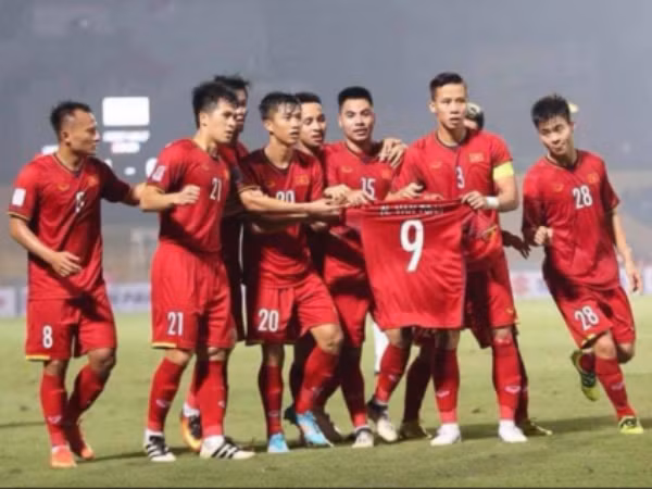 Hậu chiến thắng, Văn Toàn khóc nức nở, viết "tâm thư" cảm ơn đồng đội và người hâm mộ