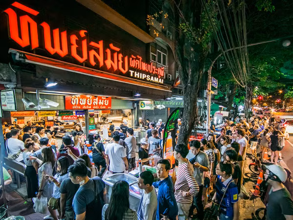 Mục sở thị các nhà hàng mà có dòng người xếp hàng dài nhất thế giới