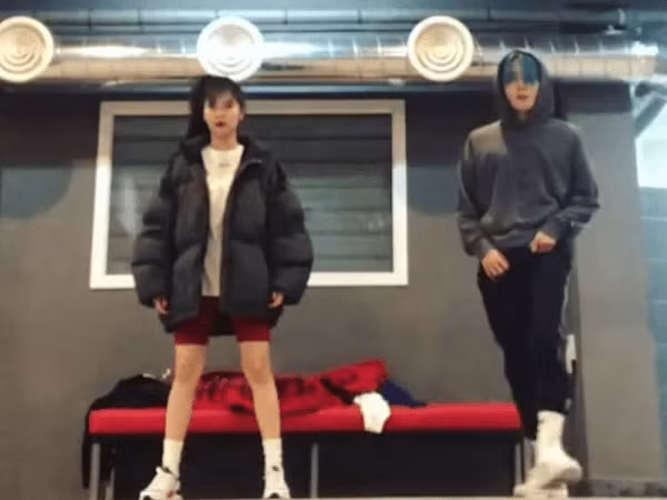 Các fan thích thú khi cặp tình nhân HyunA và E’Dawn tung video tập vũ đạo cùng nhau