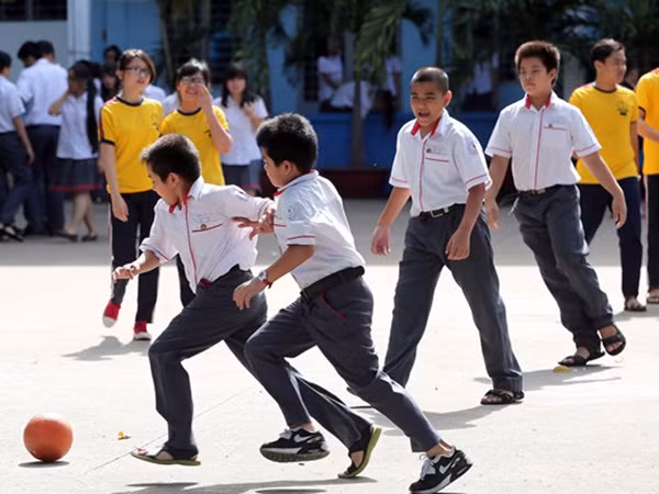 Lớp chọn: Cấm nhưng sao vẫn tồn tại?