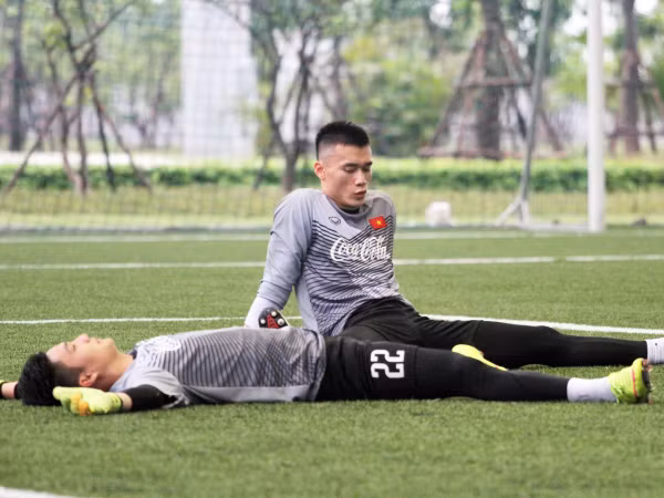 Được quan tâm nhiều: Bùi Tiến Dũng cắt tóc mới, thực hư điểm chuẩn các trường khối Công an