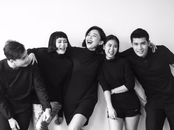 Tóc Tiên rạng rỡ bên "trò cưng" trong bộ ảnh trước vòng liveshow kịch tính
