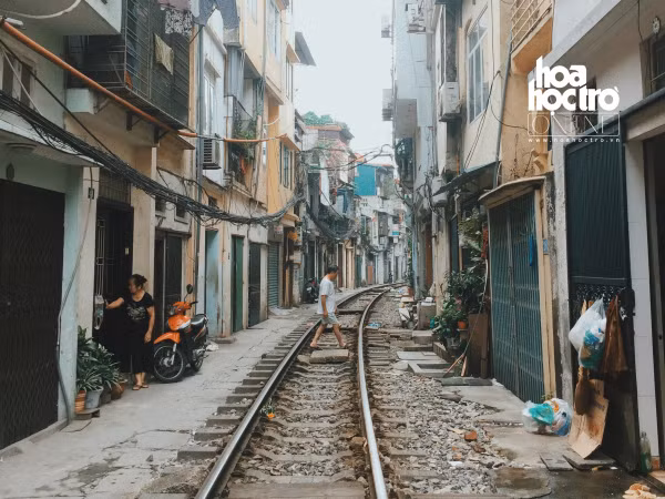 “Xóm đường tàu”: Góc nhỏ bình yên giữa lòng Thủ đô tấp nập