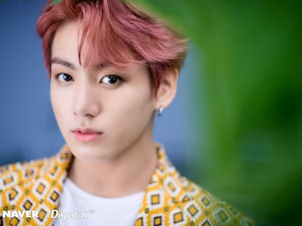 Trước khi được Jungkook thể hiện, ca khúc ''Euphoria'' suýt thuộc về ngôi sao thế giới này