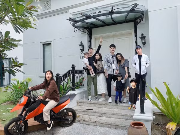 Lỡ bận không thể đi du lịch nhóm, học hỏi ngay "bí kíp" của Ba Duy để "chữa cháy"