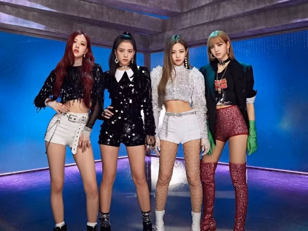 Fan bực bội khi biết concert của Black Pink chẳng khác gì show cám ơn nhà tài trợ