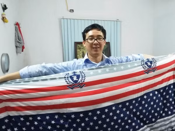 Sự thật phía sau lời kêu gọi "Hãy tặng chúng tôi "phong bì" ngày 20/11" của thầy giáo trẻ Hà Nội