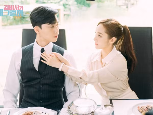 Lâu lắm rồi, mới có “bom tấn” rom-com hay như “What’s wrong with Secretary Kim?”