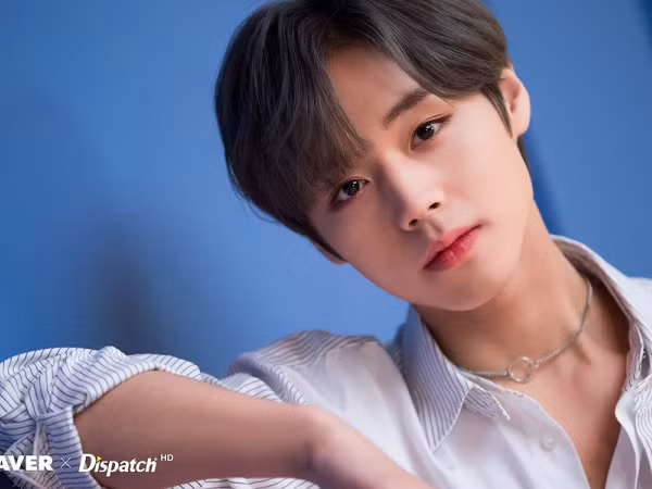 Wannables đâu rồi, ra mà xem Park Jihoon lập kỷ lục với sản phẩm solo này