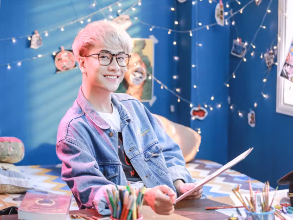 Để fan đợi gần 1 năm trời, cuối cùng Lou Hoàng cũng chịu tung sản phẩm solo hoành tráng