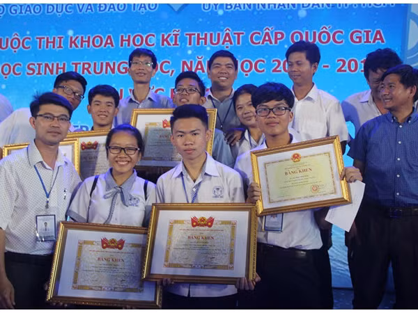 Hơn 400 thí sinh cùng tranh tài tại cuộc thi Khoa học kỹ thuật cấp Quốc gia khu vực phía Nam