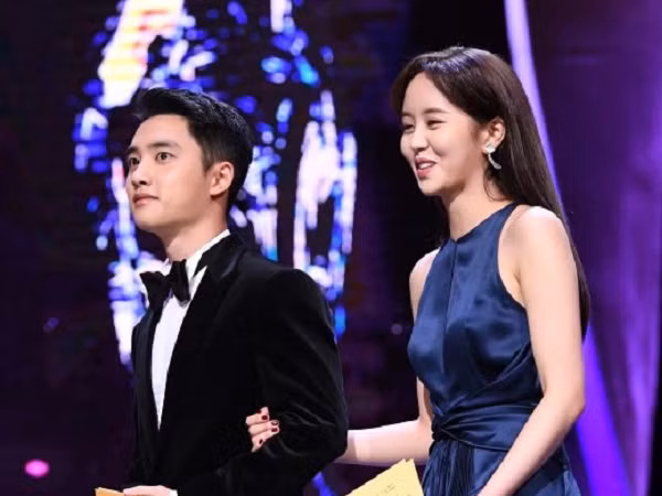Phì cười trước màn “thả thính” của D.O. khi gặp lại tình đầu Kim So Hyun