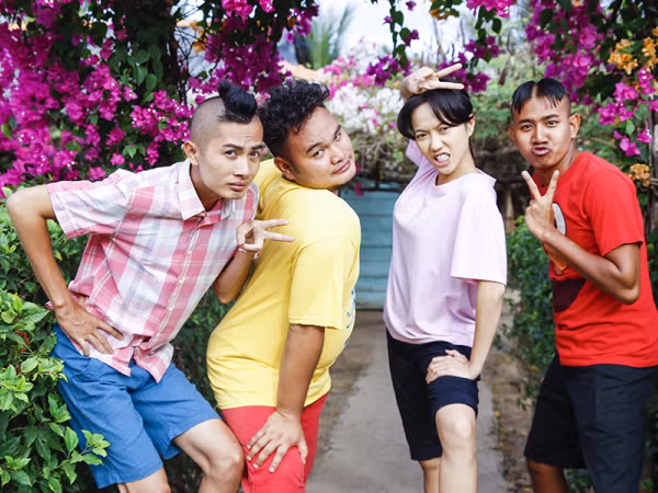 Diệu Nhi hóa "nàng tiên cá" giữa biển, bị "ba" Trung Dân đuổi đánh trong teaser "Ngày Mai Mai Cưới" 