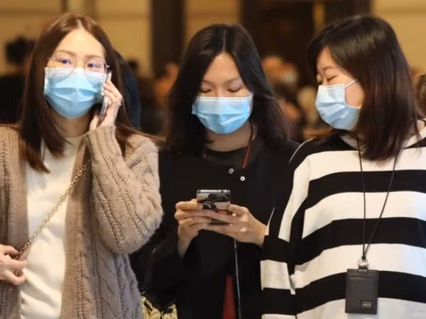 Hướng dẫn vệ sinh điện thoại và máy tính đúng cách để phòng tránh virus corona